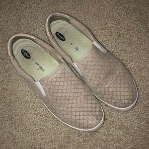 Tan memory foam slip on shoes. 8.